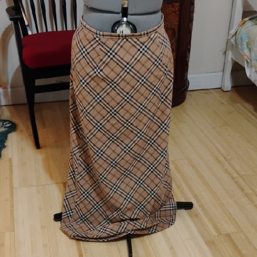Elegant Checkered Maxi Skirt in Tan